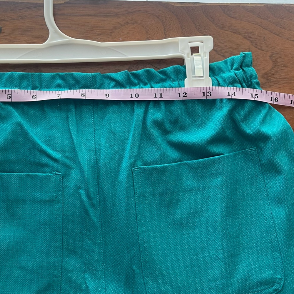 Liverpool Women's Teal Shorts- “Lake Blue” Comfy dressy/casual Shorts, size Med - Picture 10 of 16